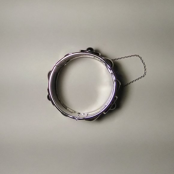 SOLD-Vintage Whiting & Davis Silver & Hematite Gemstones Hinged Cuff Bangle - Picture 6 of 10